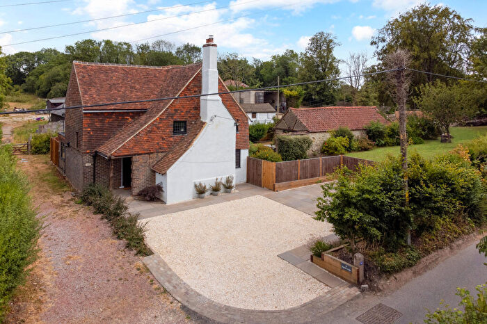 4 Bedroom Detached House For Sale In Hilltop Lane, Caterham, CR3