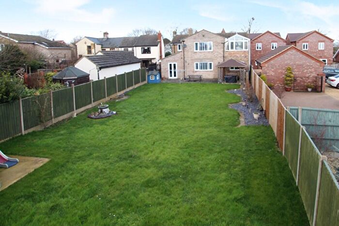 4 Bedroom Detached House For Sale In Bedford Road, Moggerhanger, MK44