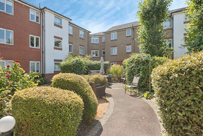 1 Bedroom Flat For Sale In Oakleigh Close, Swanley, Kent, BR8