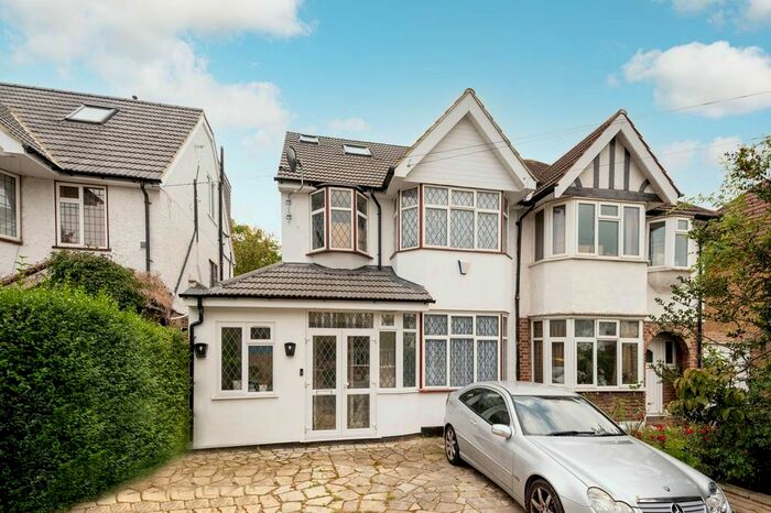 4 Bedroom Semi-Detached House To Rent In Midway, Morden, Sutton, SM3