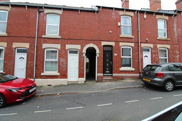 2 Bedroom House To Rent In - Grovesnor Square - Available --, S2
