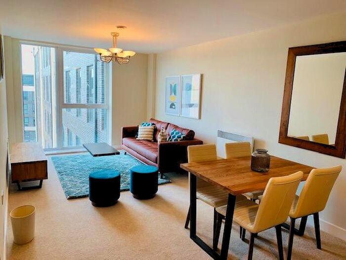 2 Bedroom Apartment To Rent In Bridgewater Point, Salford, M5