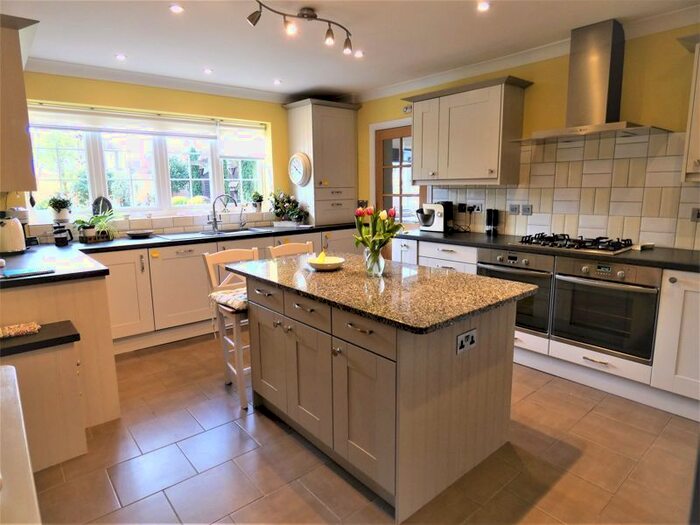 5 Bedroom Detached House For Sale In Eastcliff Close, Lee-On-The-Solent, PO13