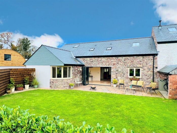 4 Bedroom House For Sale In Llangadog, SA19