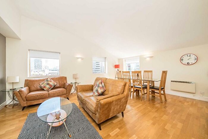 2 Bedroom Flat For Sale In Aldersgate Street, London House, EC1A