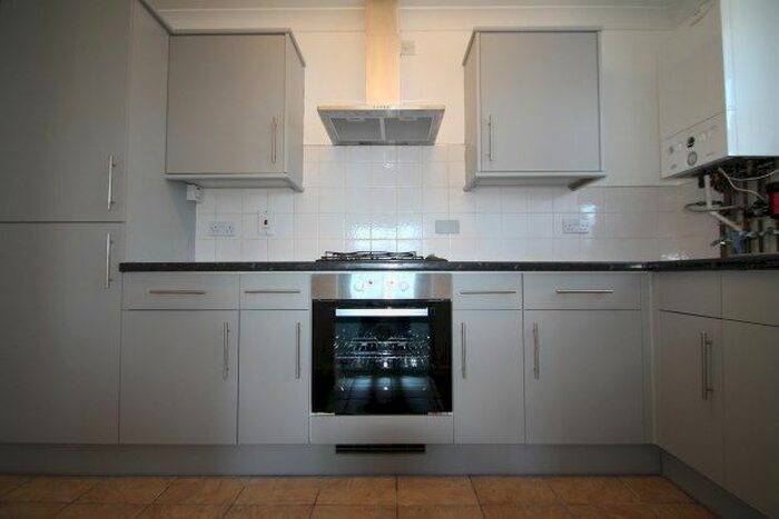 2 Bedroom Flat To Rent In Valley Heights, Dartford, DA1