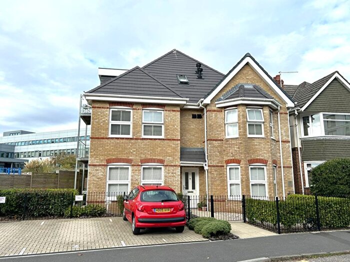 2 Bedroom Flat To Rent In North Road, Lower Parkstone, Poole, BH14