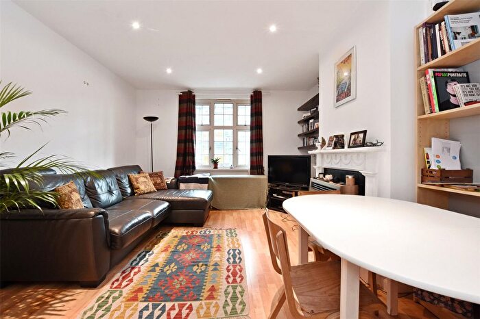 2 Bedroom Flat To Rent In Vaughan Estate, Diss Street, London, E2