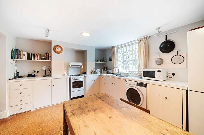3 Bedroom Terraced House For Sale In Trigon Road, London, SW8