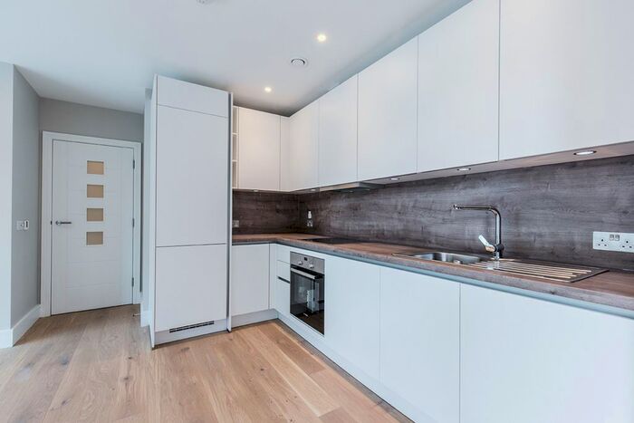 2 Bedroom Flat To Rent In Station Road, Sidcup, DA15