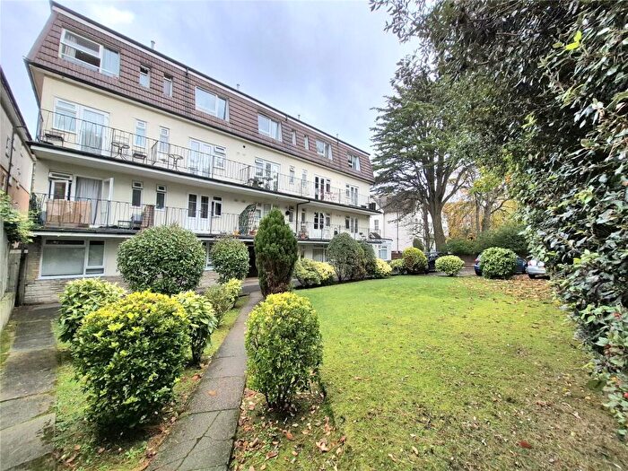 1 Bedroom Apartment For Sale In Knyveton Road, Bournemouth, Dorset, BH1