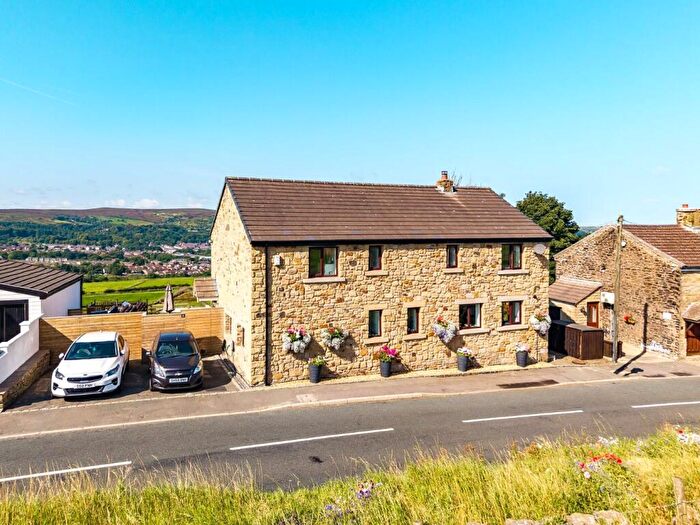 4 Bedroom Detached House For Sale In Blacksnape Road, Hoddlesden, Darwen, BB3