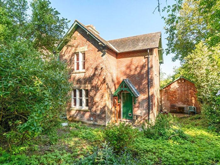 2 Bedroom End Of Terrace House For Sale In Faulstone Lane, Bishopstone, SP5