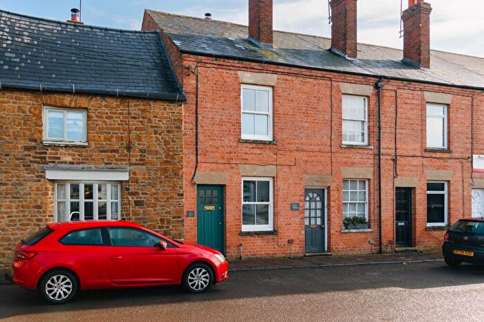 2 Bedroom Terraced House For Sale In Market Place, Deddington, OX15