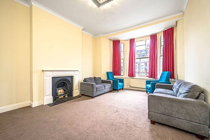 1 Bedroom Flat To Rent In Buckley Road, Brondesbury, London, NW6