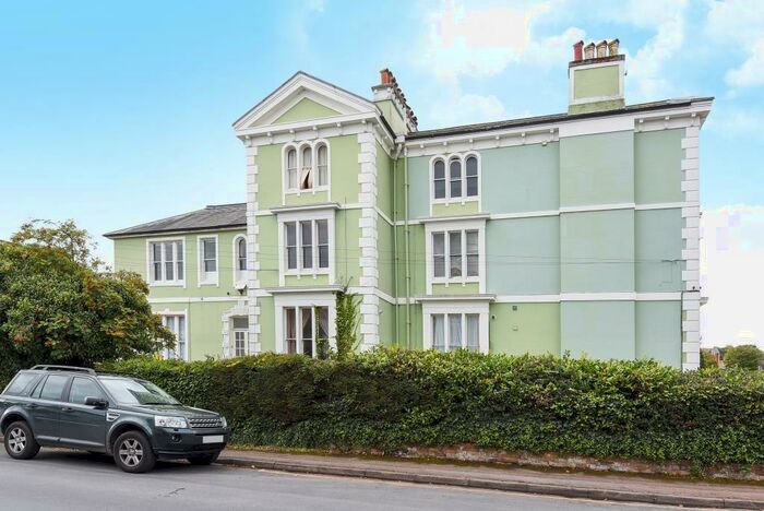 2 Bedroom Apartment To Rent In Newbury, Berkshire, RG14