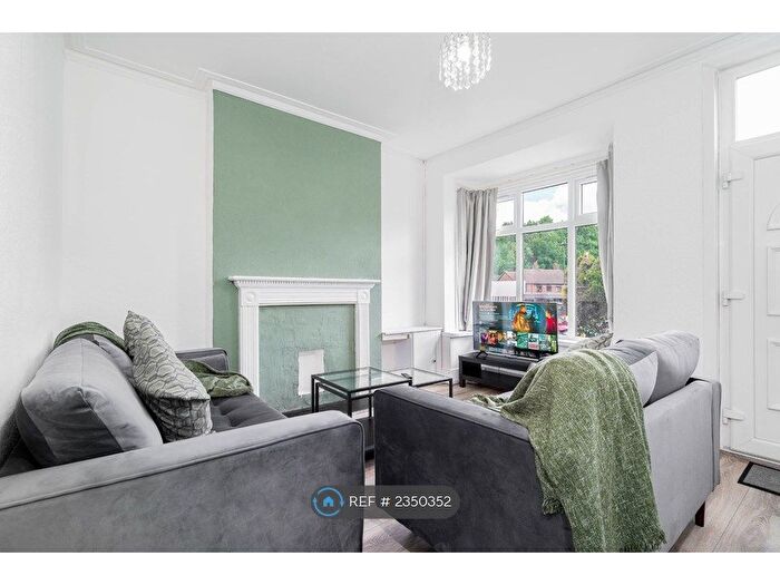 2 Bedroom Terraced House To Rent In Ridgeway, Edgbaston, Birmingham, B17