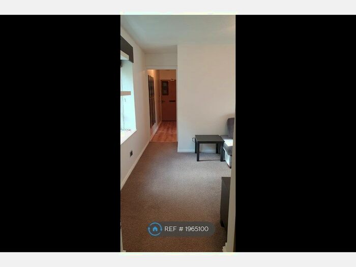 1 Bedroom Flat To Rent In Rowantree Drive, Bradford, BD10