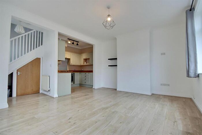 2 Bedroom End Of Terrace House To Rent In Copnor Road, Portsmouth, PO3