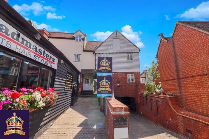 2 Bedroom Flat To Rent In High Street, Benfleet, SS7