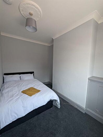 5 Bedroom Property To Rent In May Street, Walsall, WS3