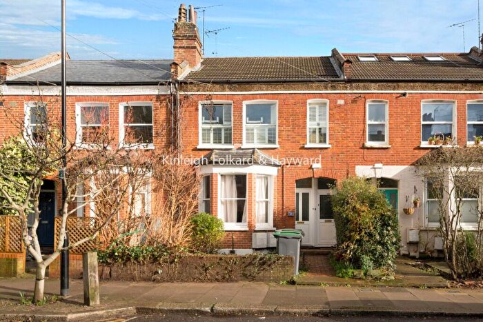 2 Bedroom Maisonette For Sale In Crescent Road, London, N22