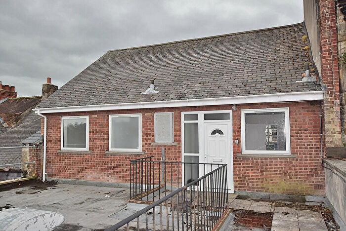 2 Bedroom Flat To Rent In Market Place, Richmond, DL10