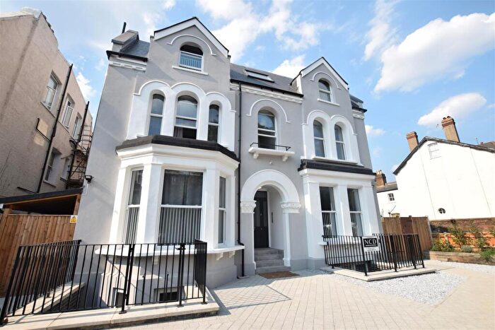 Apartment To Rent In Cedar Road, Sutton, SM2