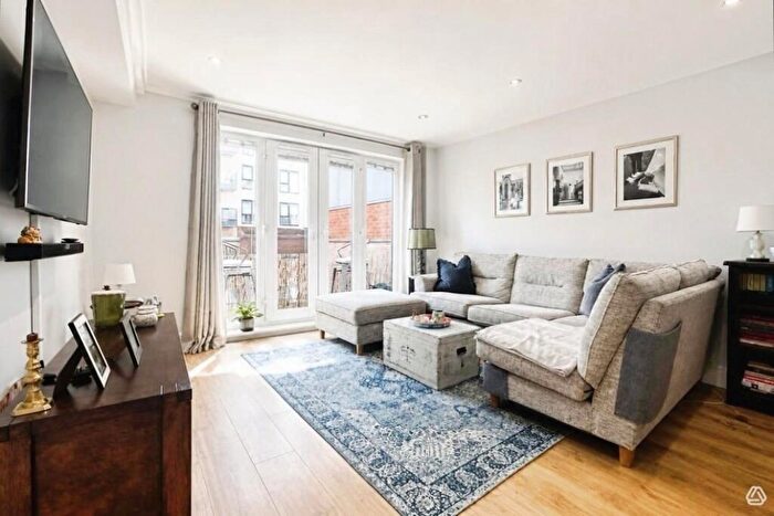 1 Bedroom Flat For Sale In Market Street, Bracknell, Berkshire, RG12