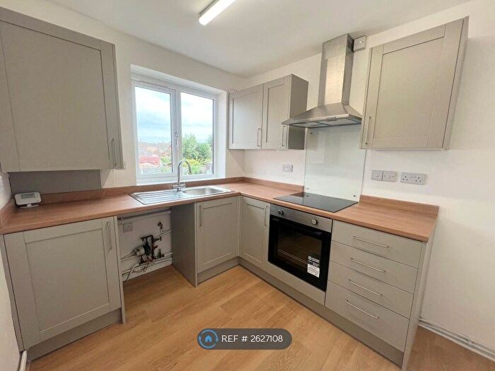 3 Bedroom Flat To Rent In Broad Street, Bromsgrove, B61
