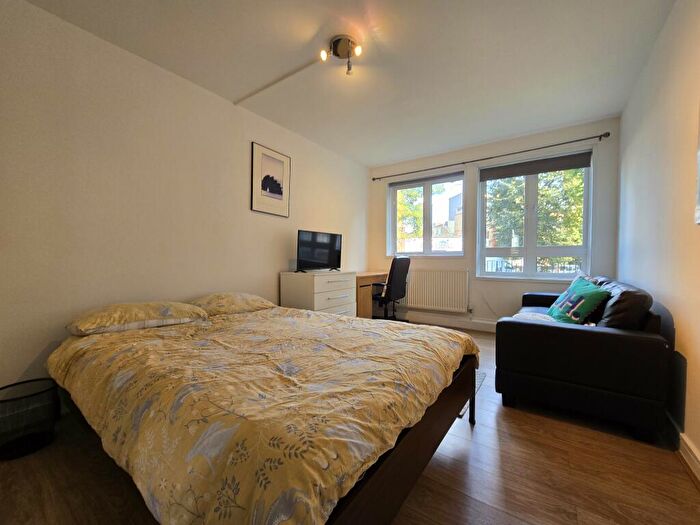 3 Bedroom Flat To Rent In Grafton Road, Kentish Town, NW5