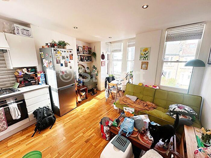 2 Bedroom Flat To Rent In Beresford Road, London, N8