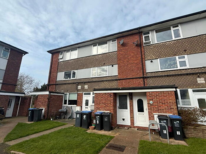 2 Bedroom Maisonette For Sale In Magdalen Court, Broadstairs, CT10