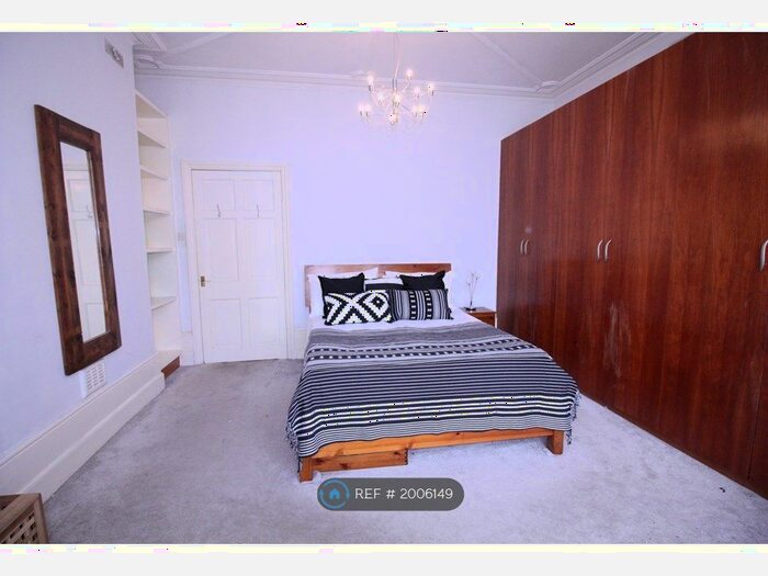 1 Bedroom Flat To Rent In Vanbrugh Hill, London, SE3