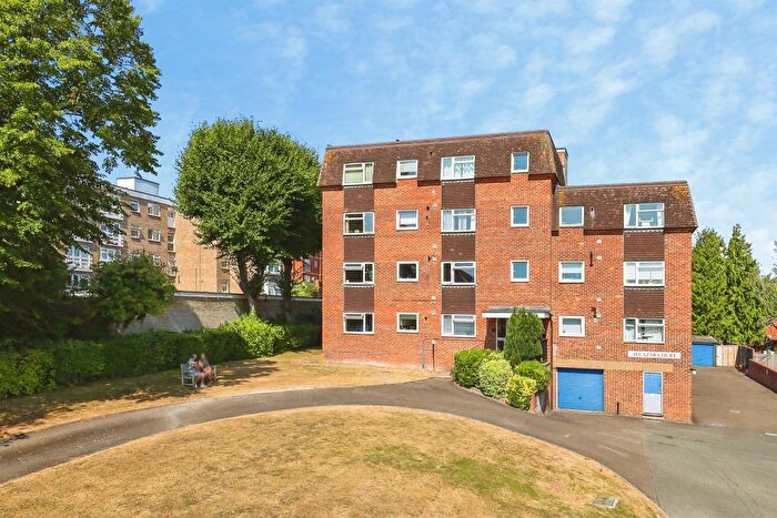 2 Bedroom Flat For Sale In Arundel Road, Eastbourne, BN21