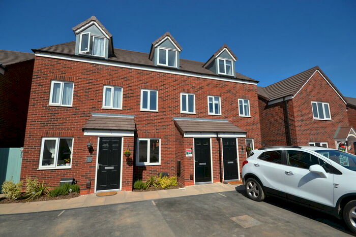 3 Bedroom Town House To Rent In Peacock Gardens, East Leake, LE12