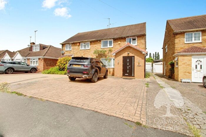 3 Bedroom Semi-Detached House To Rent In Alderbury Road, Langley, SL3