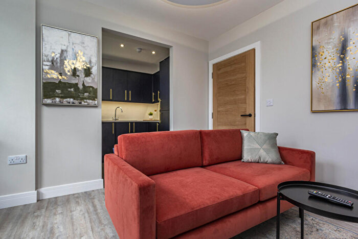 2 Bedroom Flat To Rent In Derby Road, Nottingham, Nottinghamshire, NG7