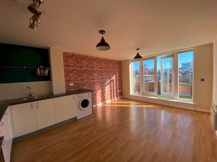 2 Bedroom Flat To Rent In Arthur Place, Birmingham, B1