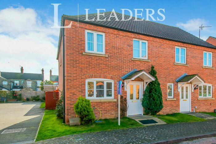 3 Bedroom Semi-Detached House To Rent In Thistle Gardens, Spalding, PE11