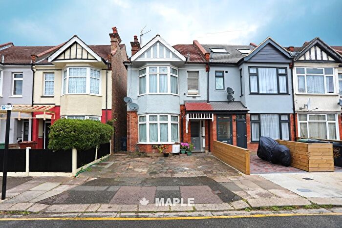 2 Bedroom Flat To Rent In Wellesley Road, Harrow-On-The-Hill, Harrow, HA1