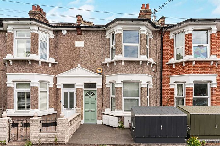 2 Bedroom Flat For Sale In Devonshire Road, Walthamstow, London, E17