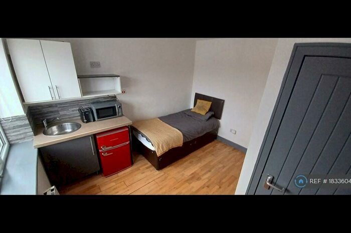 1 Bedroom Flat To Rent In Woodhouse Street, Stoke-On-Trent, ST4