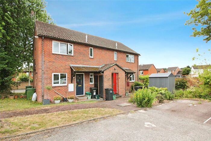 1 Bedroom Flat To Rent In Caistor Close, Calcot, Reading, RG31