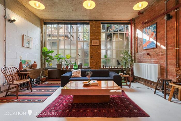 2 Bedroom Flat For Sale In Tudor Road, London, E9