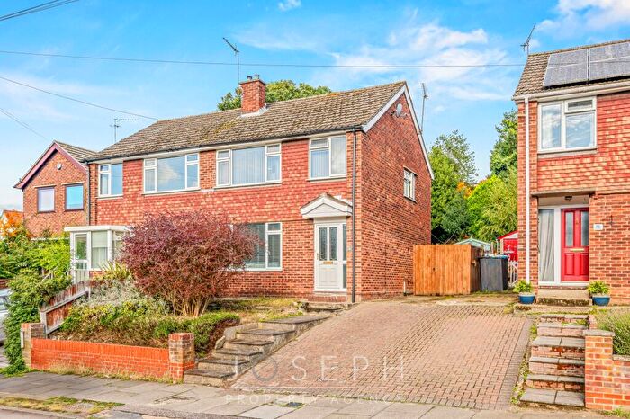 3 Bedroom Semi-Detached House For Sale In Oulton Road, Ipswich, IP3