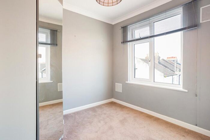 2 Bedroom Apartment To Rent In Sackville Road Hove, BN3