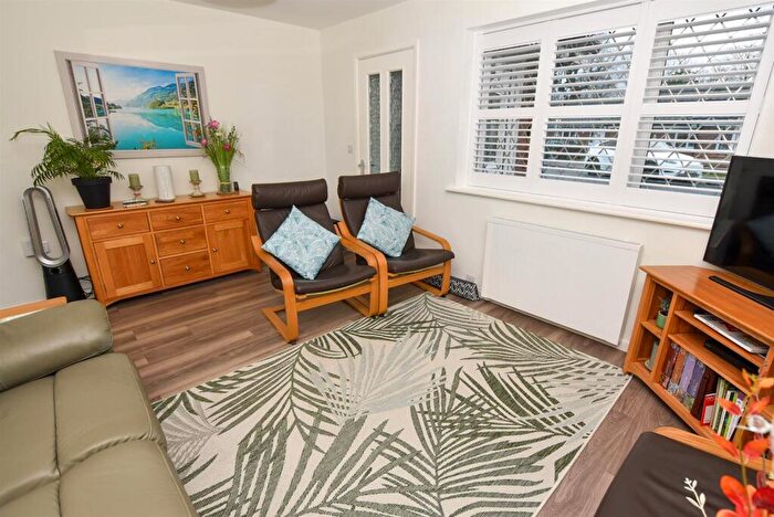 2 Bedroom Semi-Detached Bungalow For Sale In Shetland Drive, Bromborough, CH62