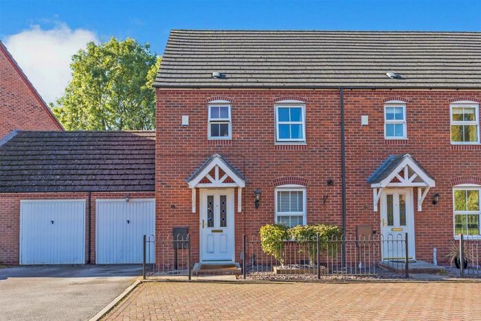 3 Bedroom Semi-Detached House To Rent In Rowans Crescent, Nottingham, NG6