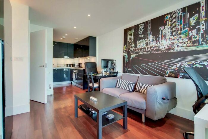 1 Bedroom Flat To Rent In West Carriage House, Woolwich Riverside, London, SE18